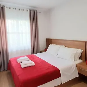 Comfy Apartment- Sunny Balcony Apartamento