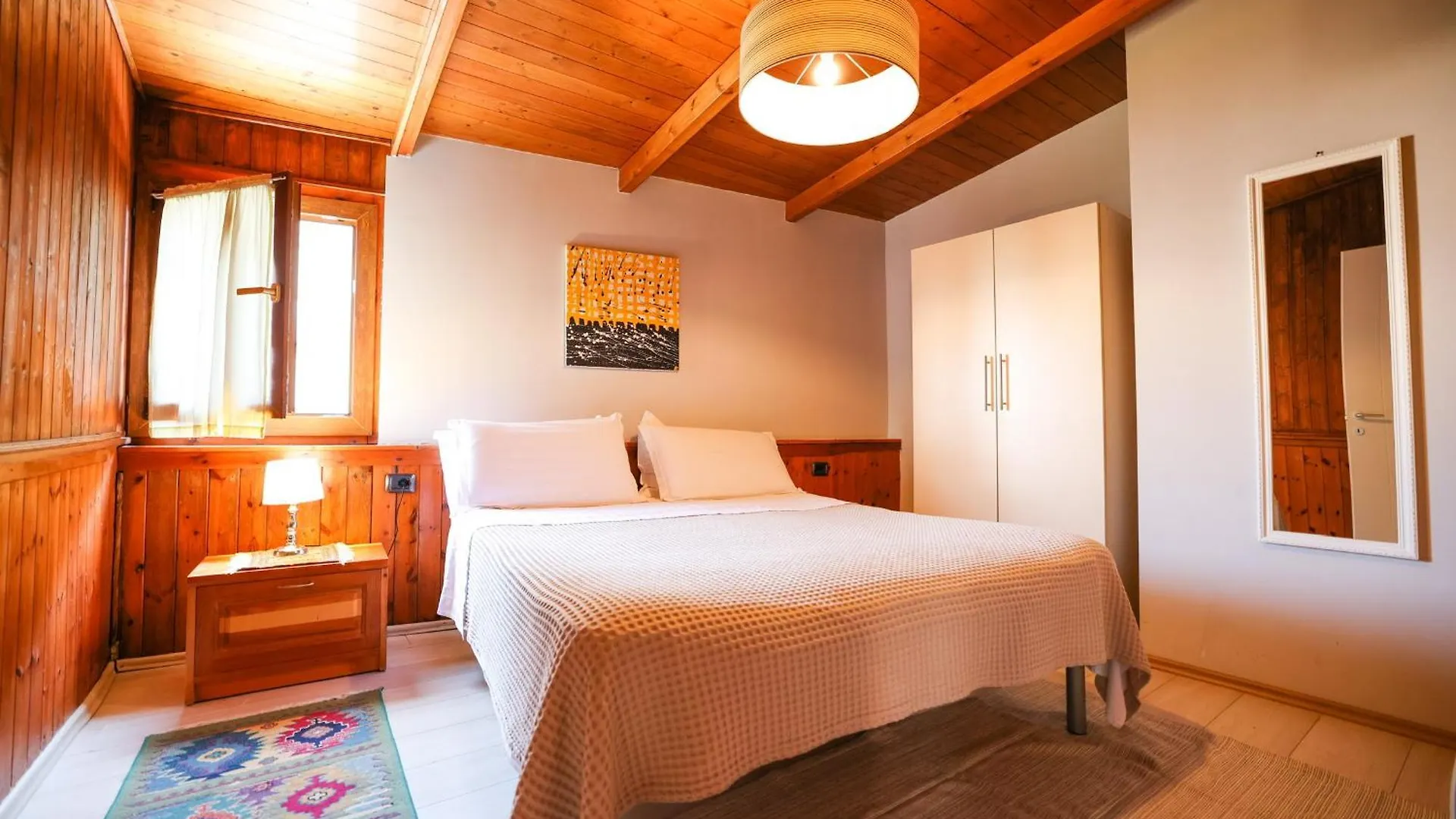 Tirana Experience, Authentic Stays In The Heart Of Old Тирана Апартаменты